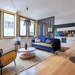 https://honore-suite-du-temple.hotels-rhonealpes.com
